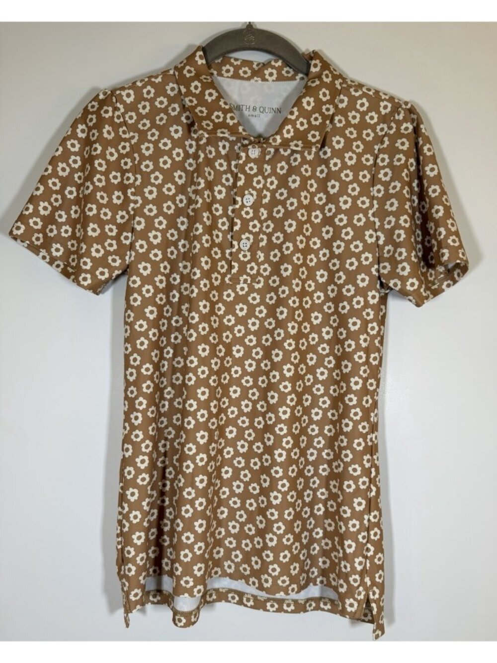 Smith & Quinn caramel white Reagan daisy floral performance golf polo S